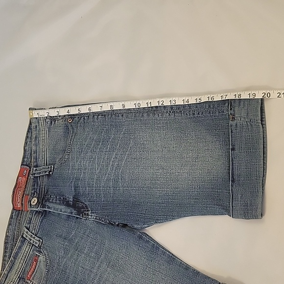 Richcow jeans, cuffed leg shorts. Detailed back pockets. Size 9 - Picture 5 of 11